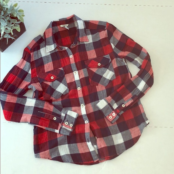 Forever 21 Tops - Forever 21 plaid button down, S